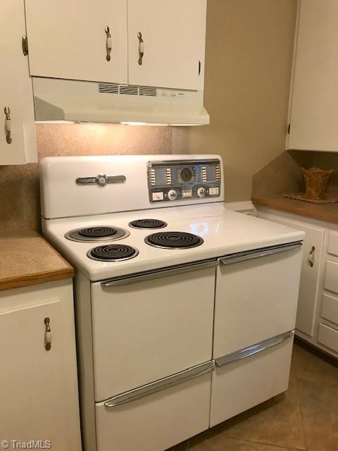 6450 Jordan Road Ramseur, NC 27316 - Photo 31 of 38 1940"s Hot Point range