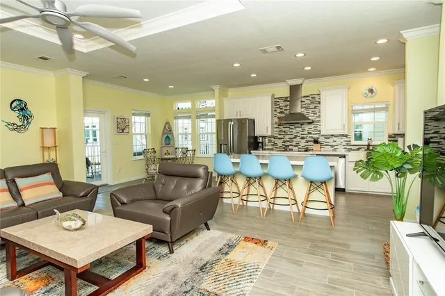 $2,950 | 375 Northeast Wharf Way, Jensen Beach, FL 34957