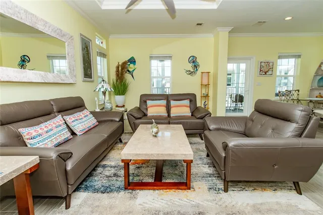 $2,950 | 375 Northeast Wharf Way, Jensen Beach, FL 34957