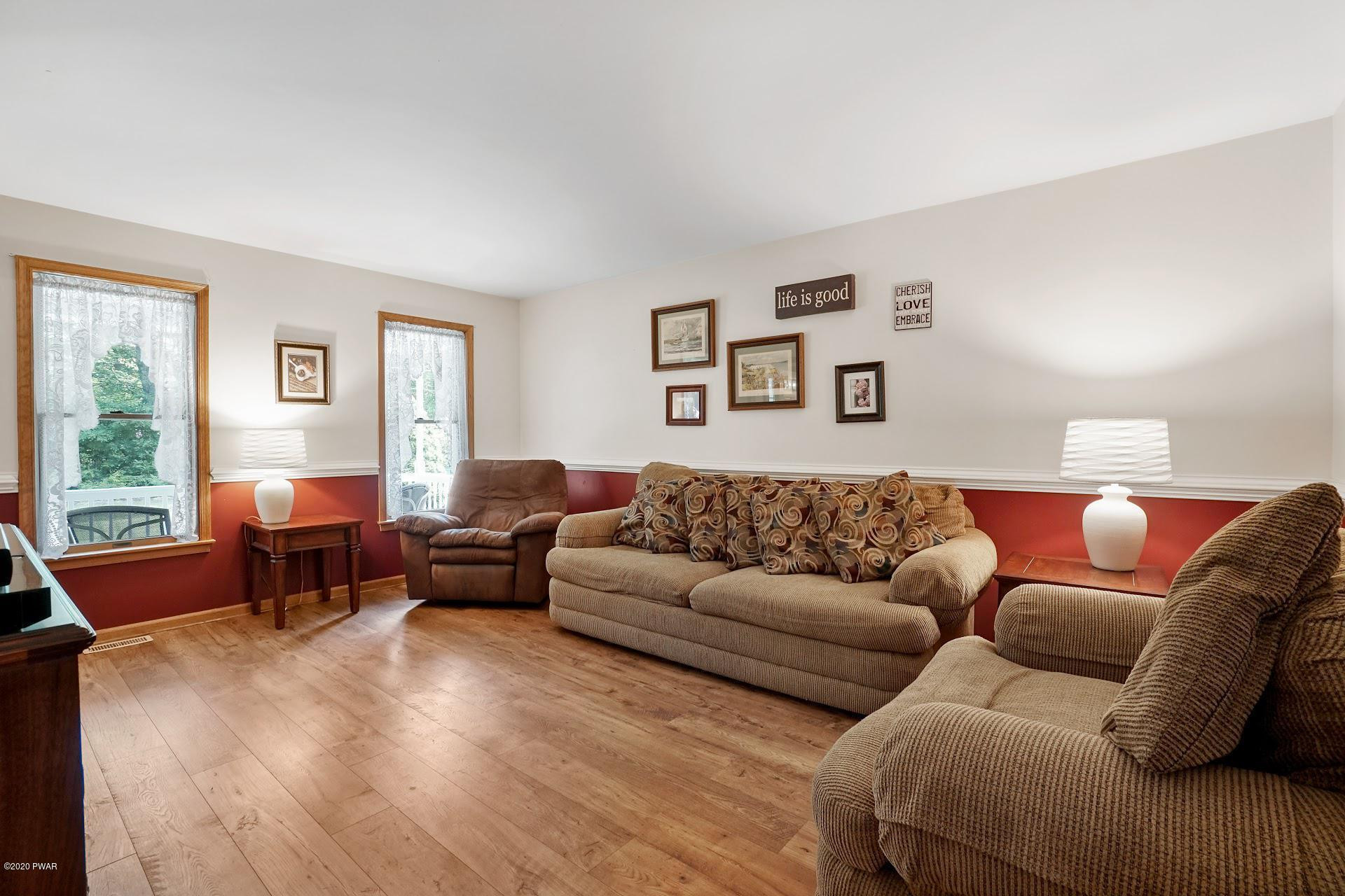 205 Frenchtown Road Milford, PA 18337 - Photo 10 of 32 Living Room
