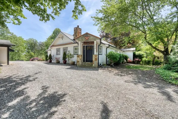 $585,000 | 710 Town Mountain Road, Hayesville, NC 28904