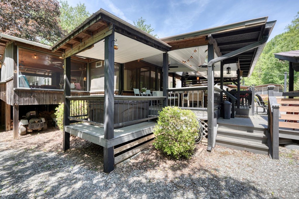 710 Town Mountain Road Hayesville, NC 28904 - Photo 5 of 68