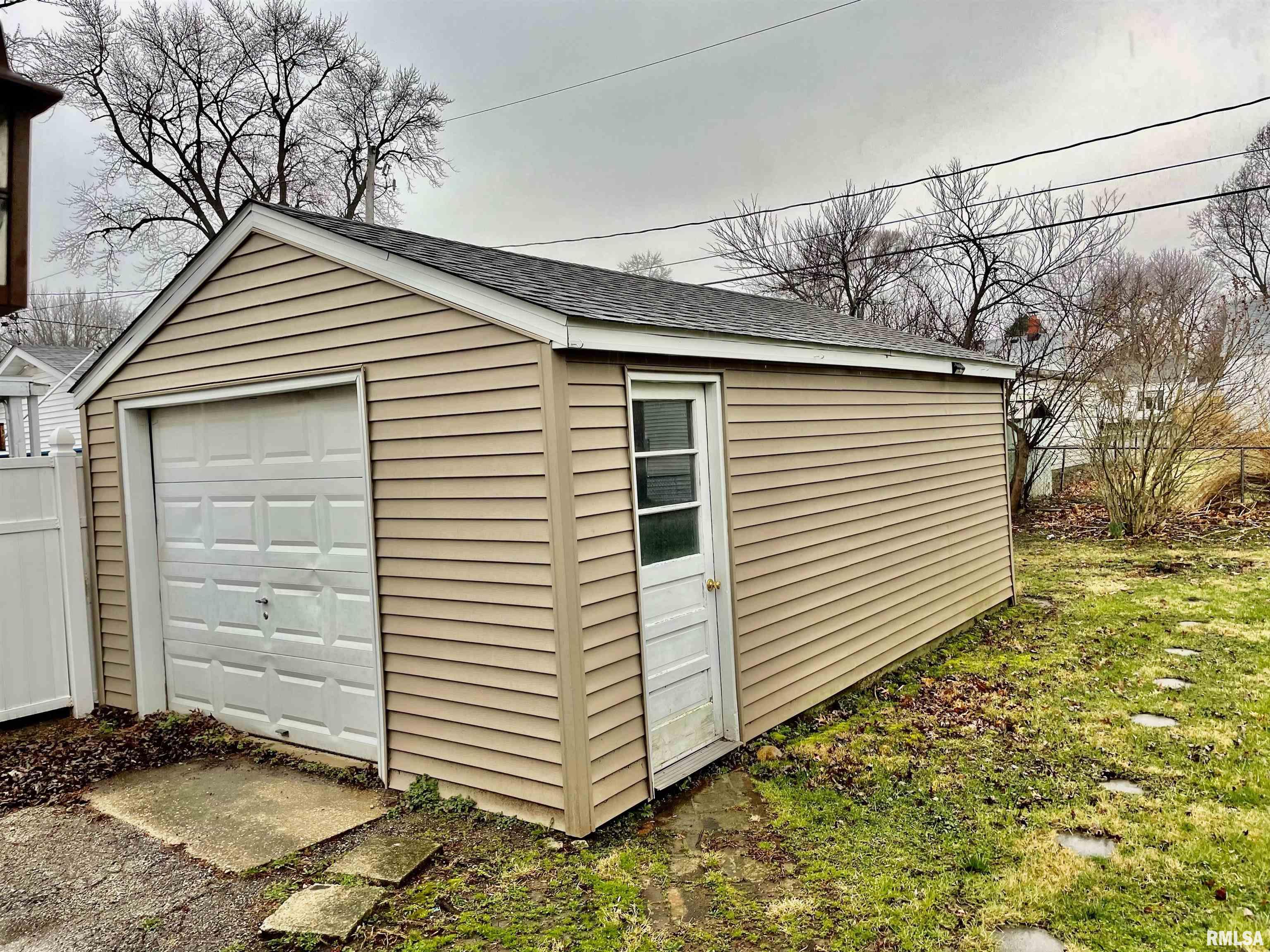 3301 Saxony Road Springfield, IL 62703 - Photo 10 of 10