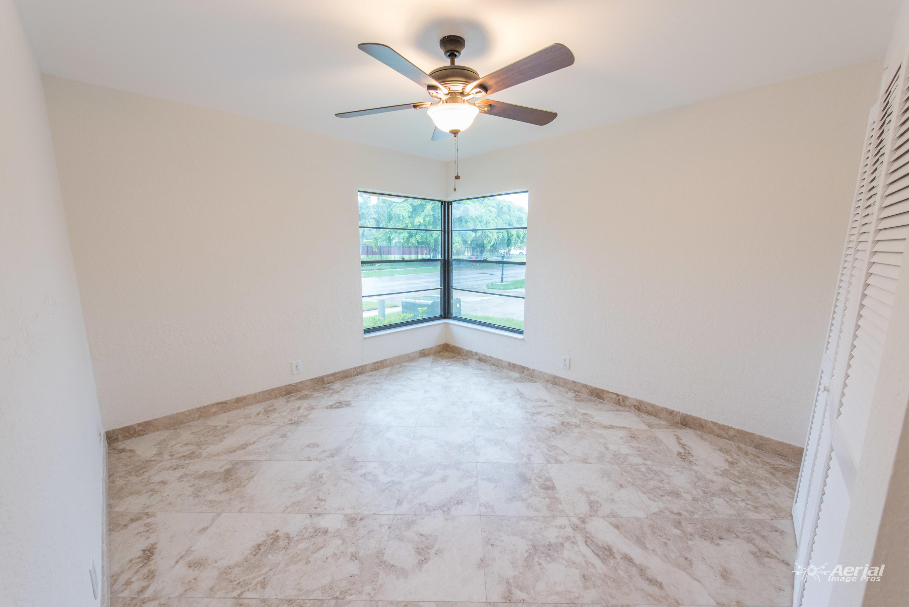 21091 Woodspring Avenue Boca Raton, FL 33428 - Photo 14 of 41 AIP_3955