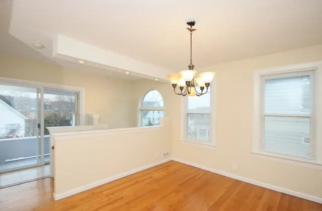 a view of livingroom with furniture