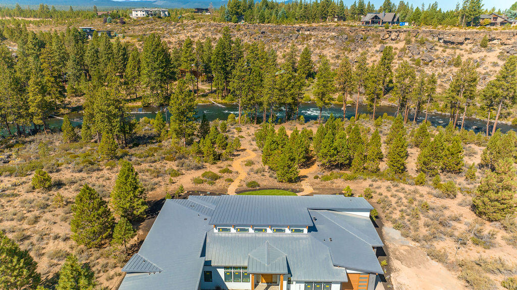 60893 River Rim Drive Bend, OR 97702 - Photo 56 of 70 59