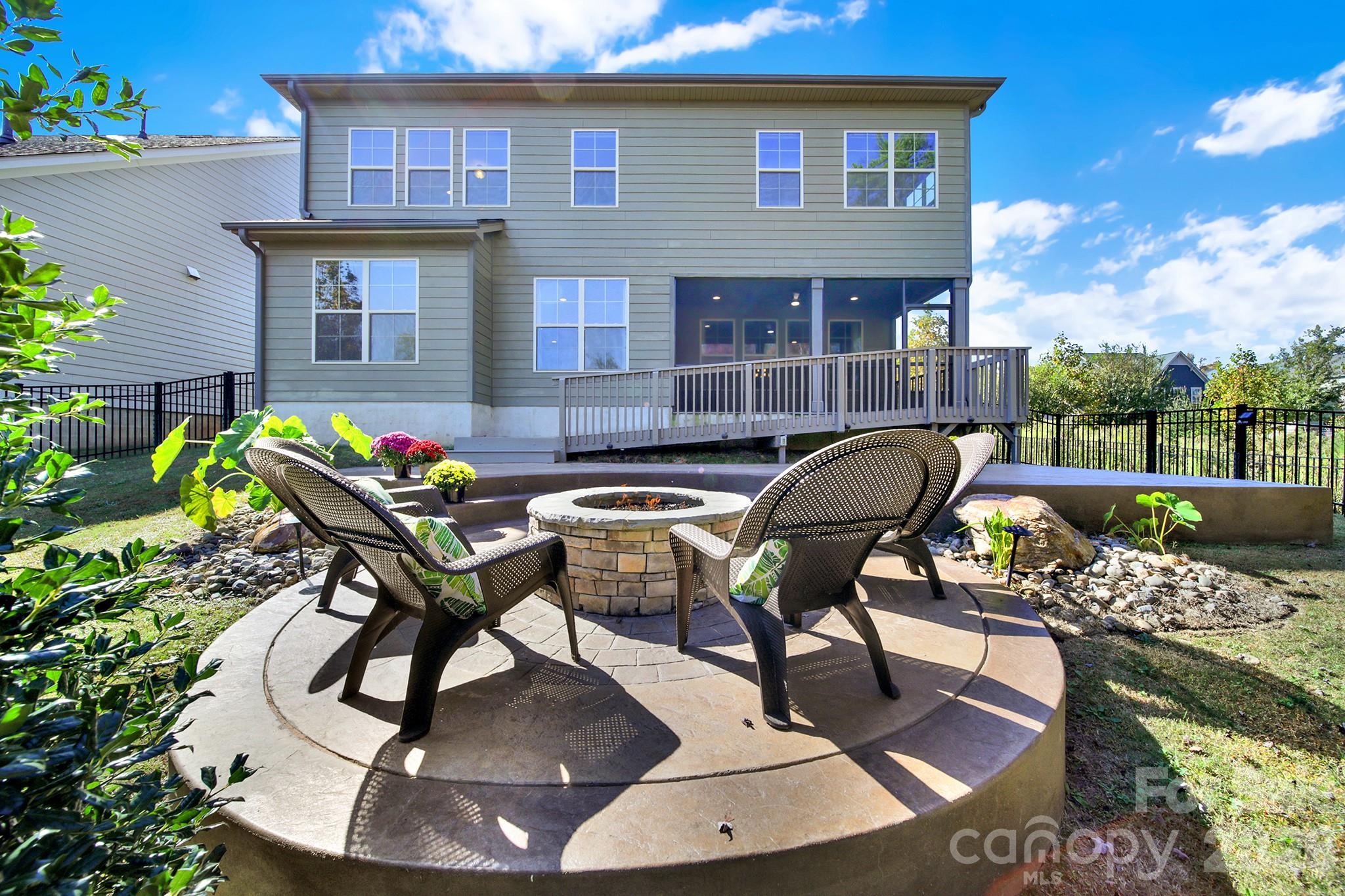 989 Emory Lane Fort Mill, SC 29708 - Photo 42 of 48 a house view with a seating space