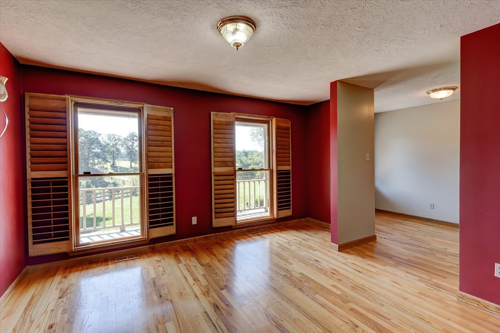 5699 Sevierville Road Seymour, TN 37865 - Photo 4 of 37 Gallery Image 4