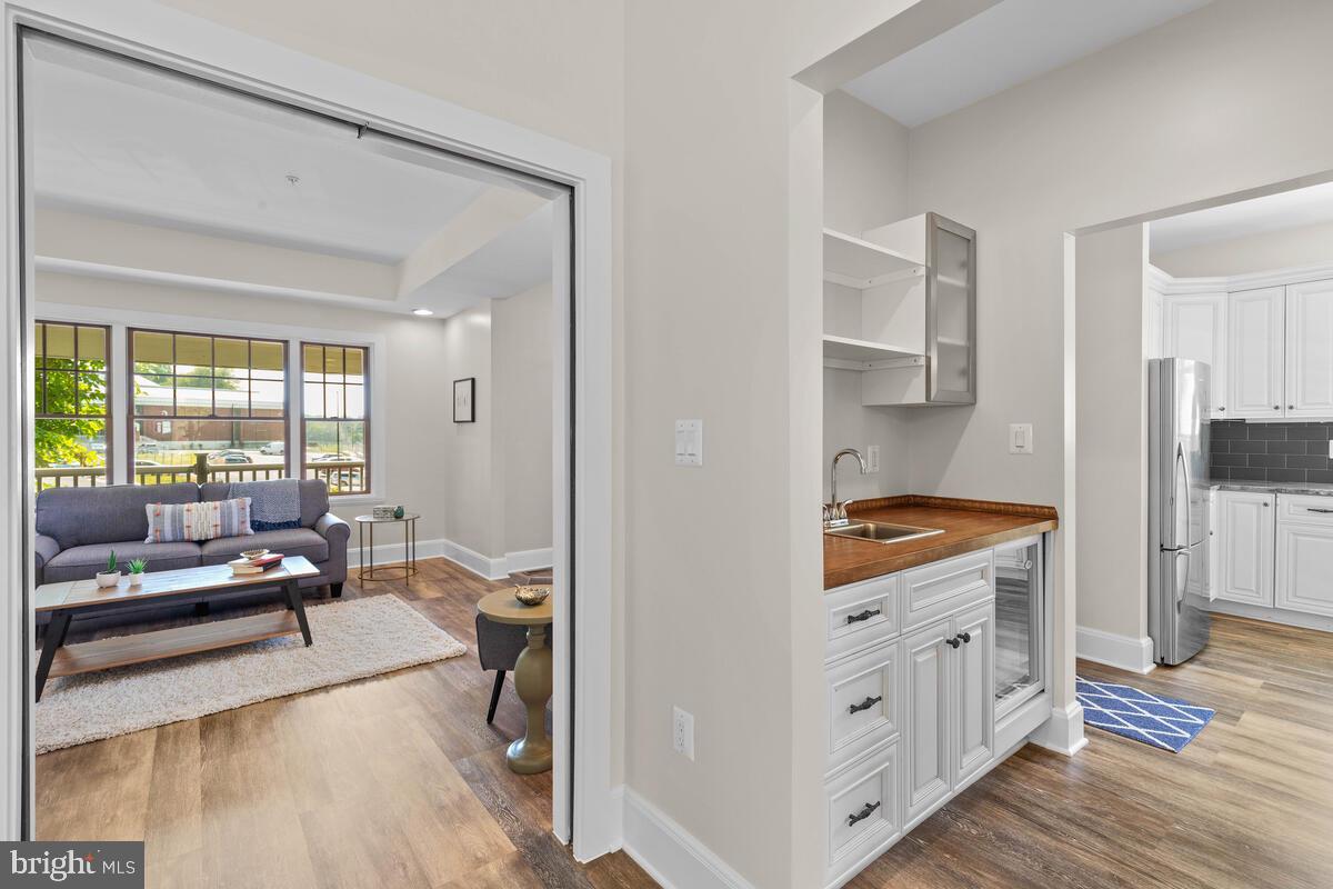 504 Dale Drive Silver Spring, MD 20910 - Photo 6 of 28 Wet Bar