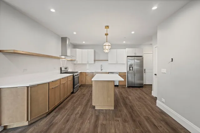 $4,300 | 1036 Lake Street, Unit 4S, Oak Park, IL 60301