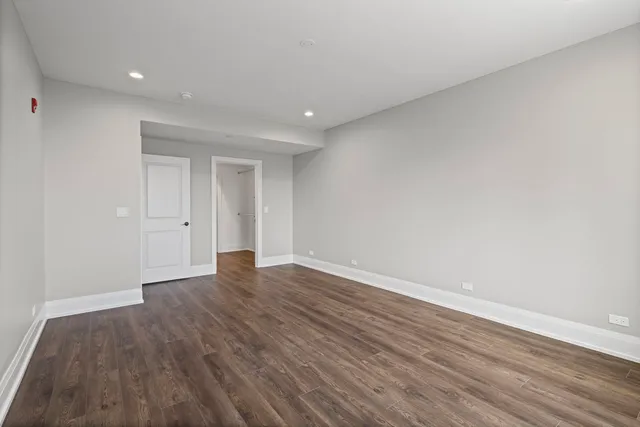 $4,300 | 1036 Lake Street, Unit 4S, Oak Park, IL 60301