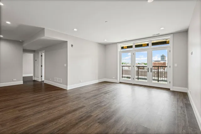 $4,300 | 1036 Lake Street, Unit 4S, Oak Park, IL 60301