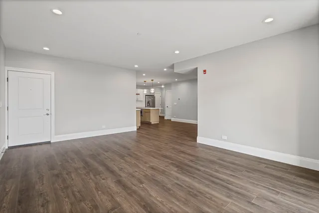 $4,300 | 1036 Lake Street, Unit 4S, Oak Park, IL 60301