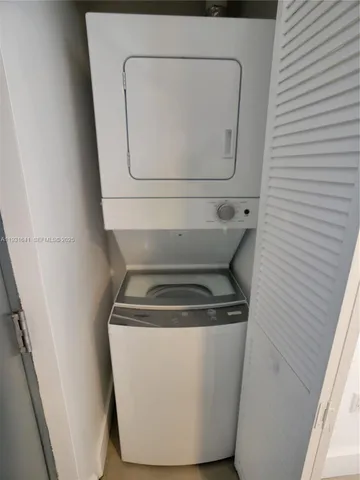 $2,300 | 6001 West Flagler Street, Unit 501, Miami, FL 33144