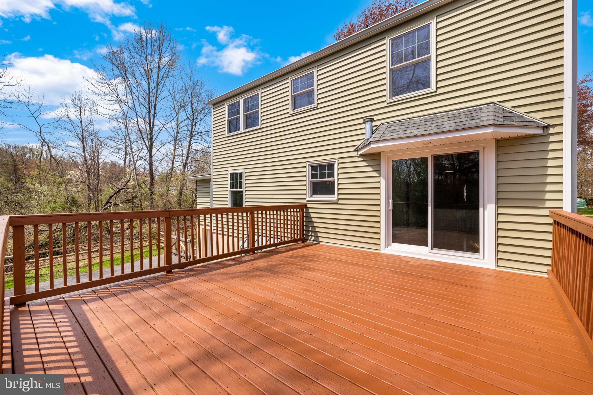 1421 Colesberg Street Silver Spring, MD 20905 - Photo 12 of 41 Deck