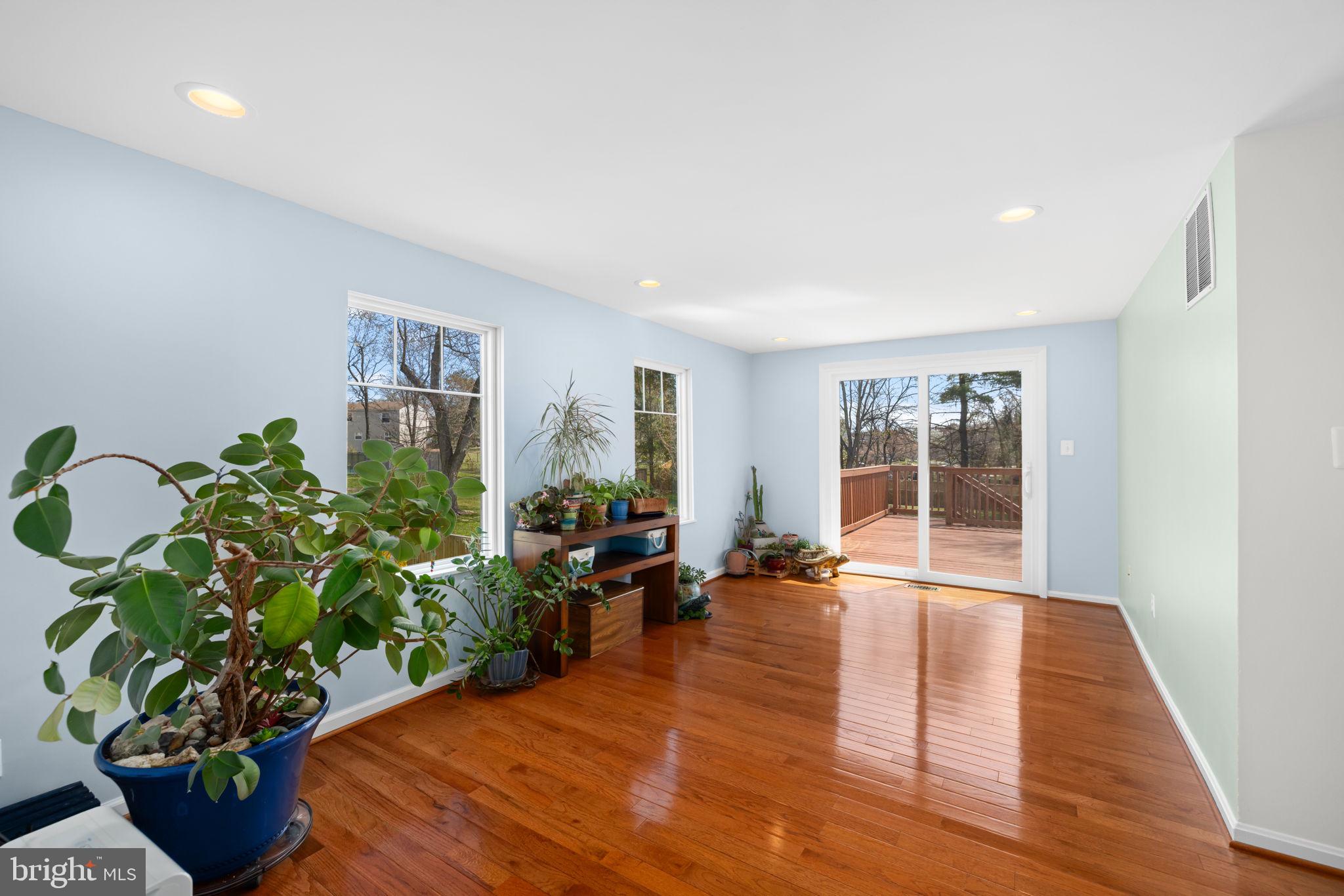 1421 Colesberg Street Silver Spring, MD 20905 - Photo 9 of 41 Family Room