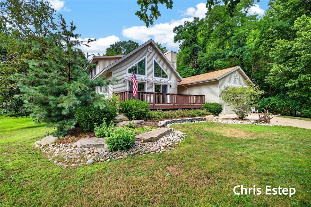 18127 Lovell Road Spring Lake, MI 49456 - Photo 4 of 42 Gallery Image 4
