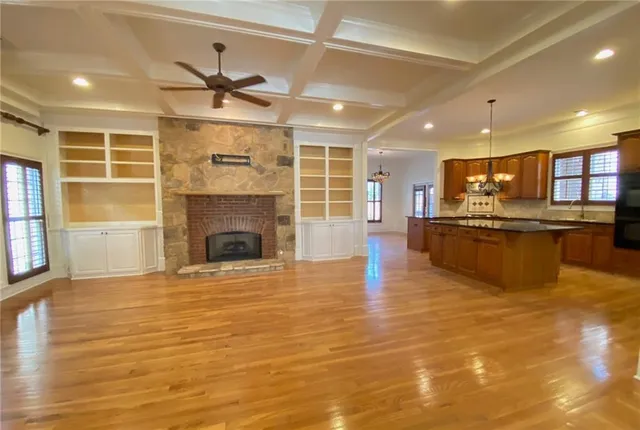 $895,000 | 2133 Lucerne Lane Southeast, Smyrna, GA 30080