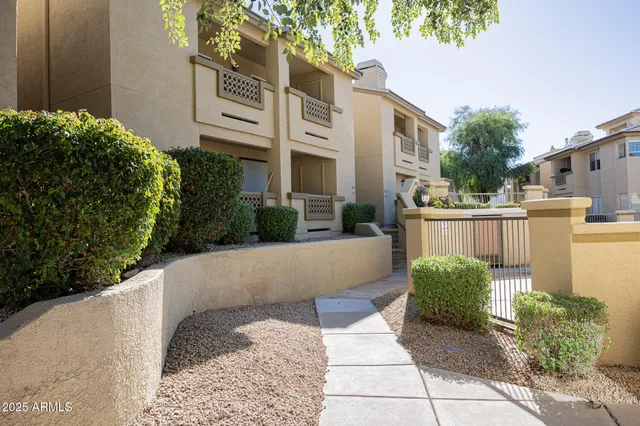 $1,595 | 1880 East Morten Avenue, Unit 206, Phoenix, AZ 85020