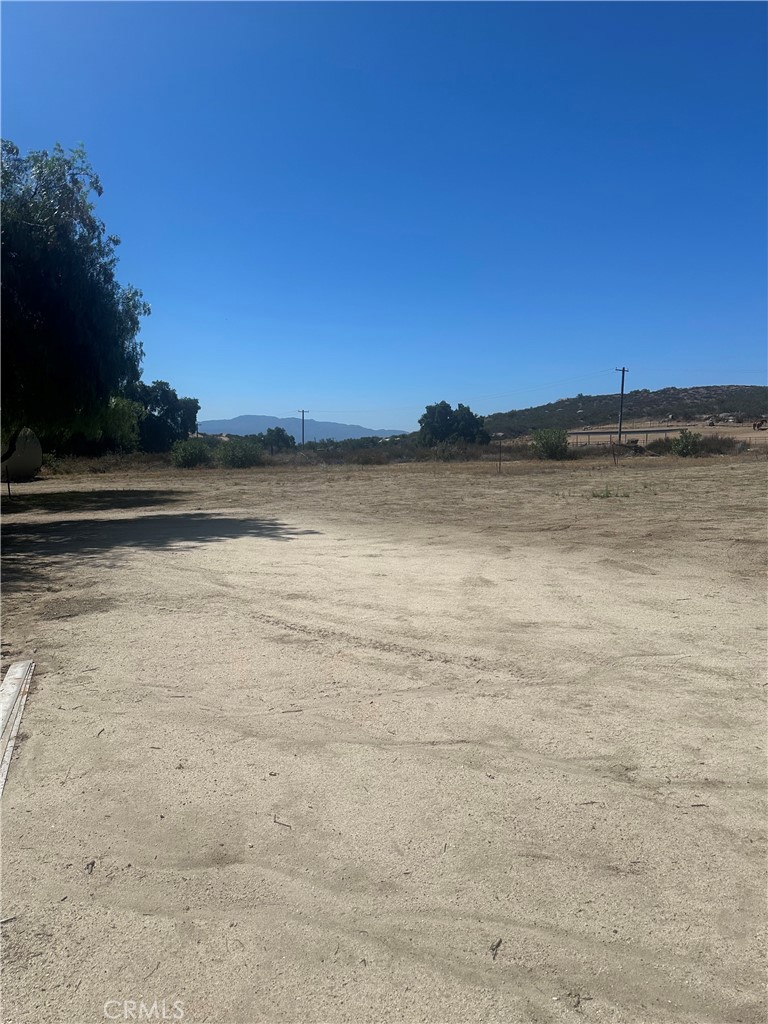 44250 East Benton Road Hemet, CA 92544 - Photo 3 of 4