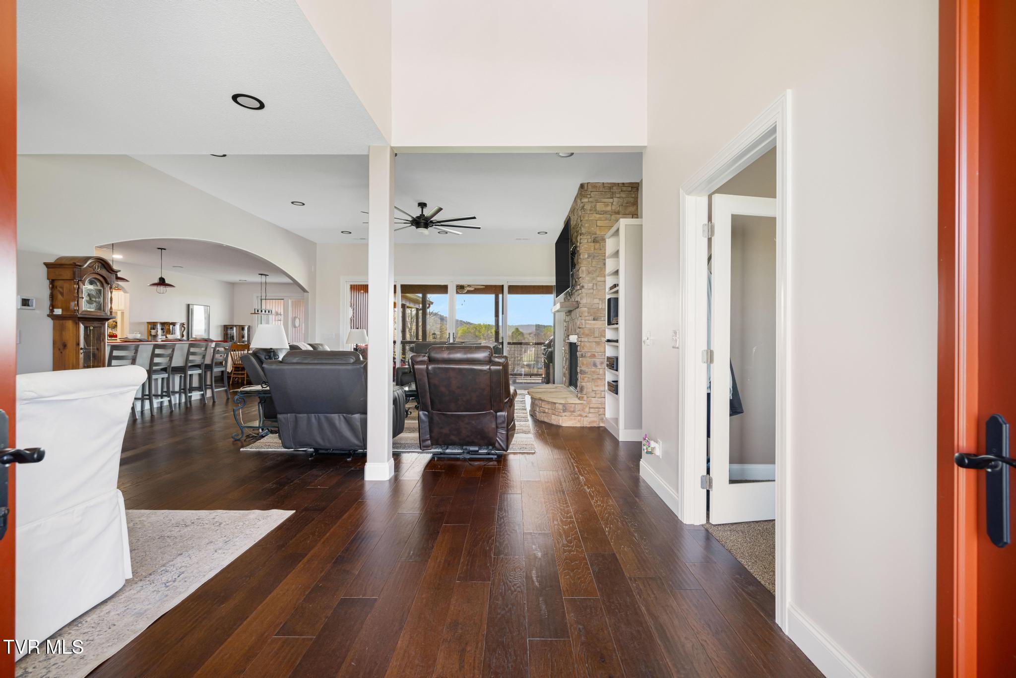 437 Dean Archer Road Jonesborough, TN 37659 - Photo 11 of 73 Foyer View