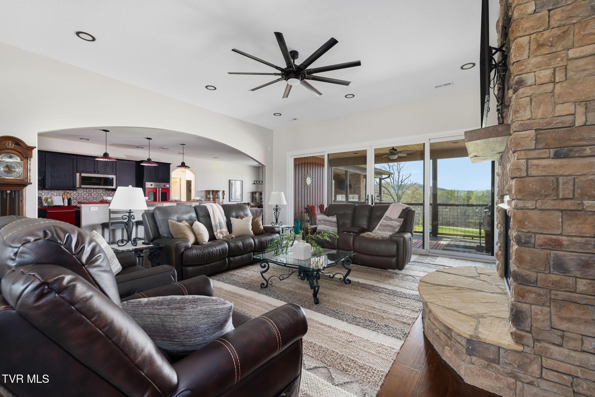437 Dean Archer Road Jonesborough, TN 37659 - Photo 14 of 73 Great Room