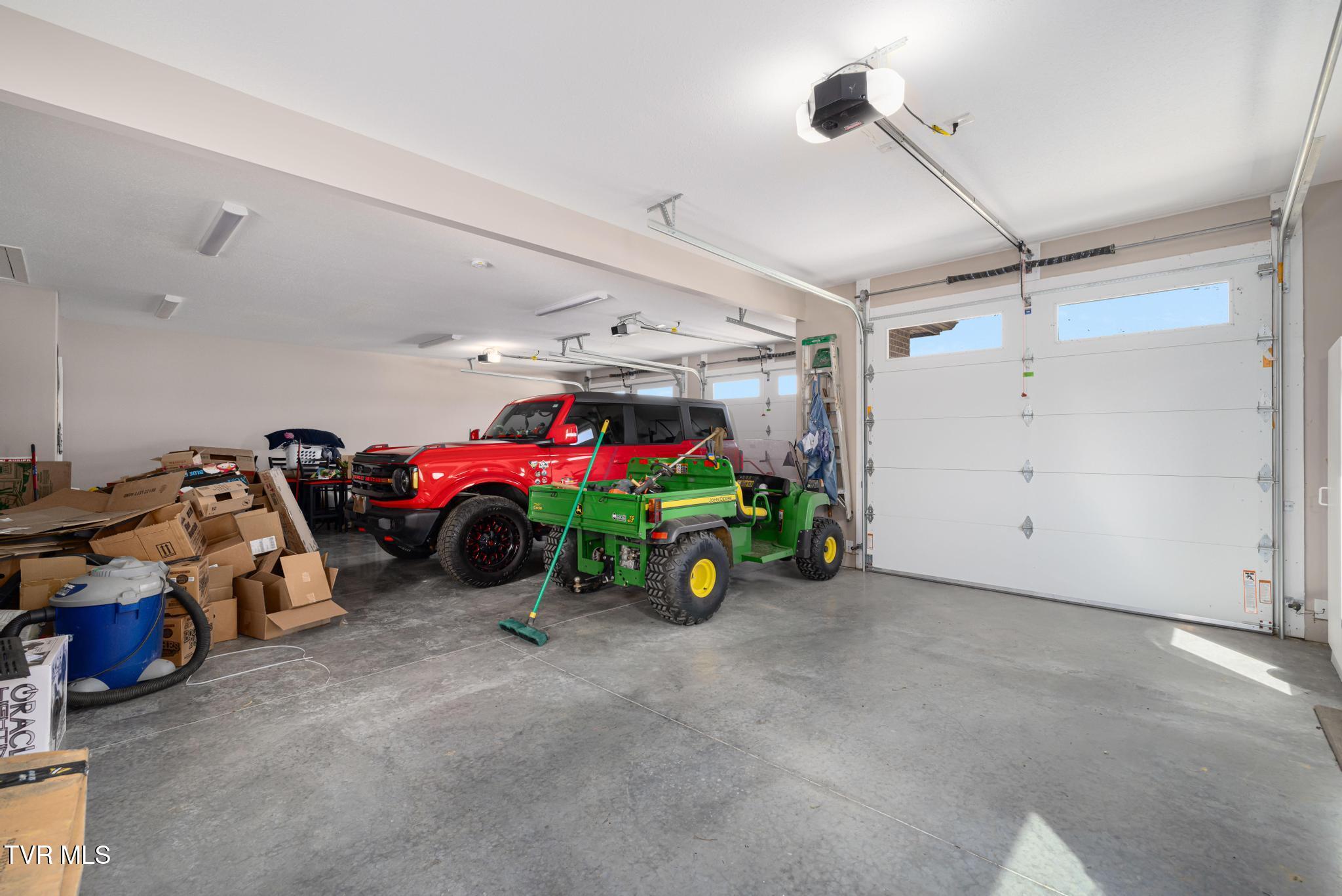 437 Dean Archer Road Jonesborough, TN 37659 - Photo 25 of 73 3-Car Attached Garage