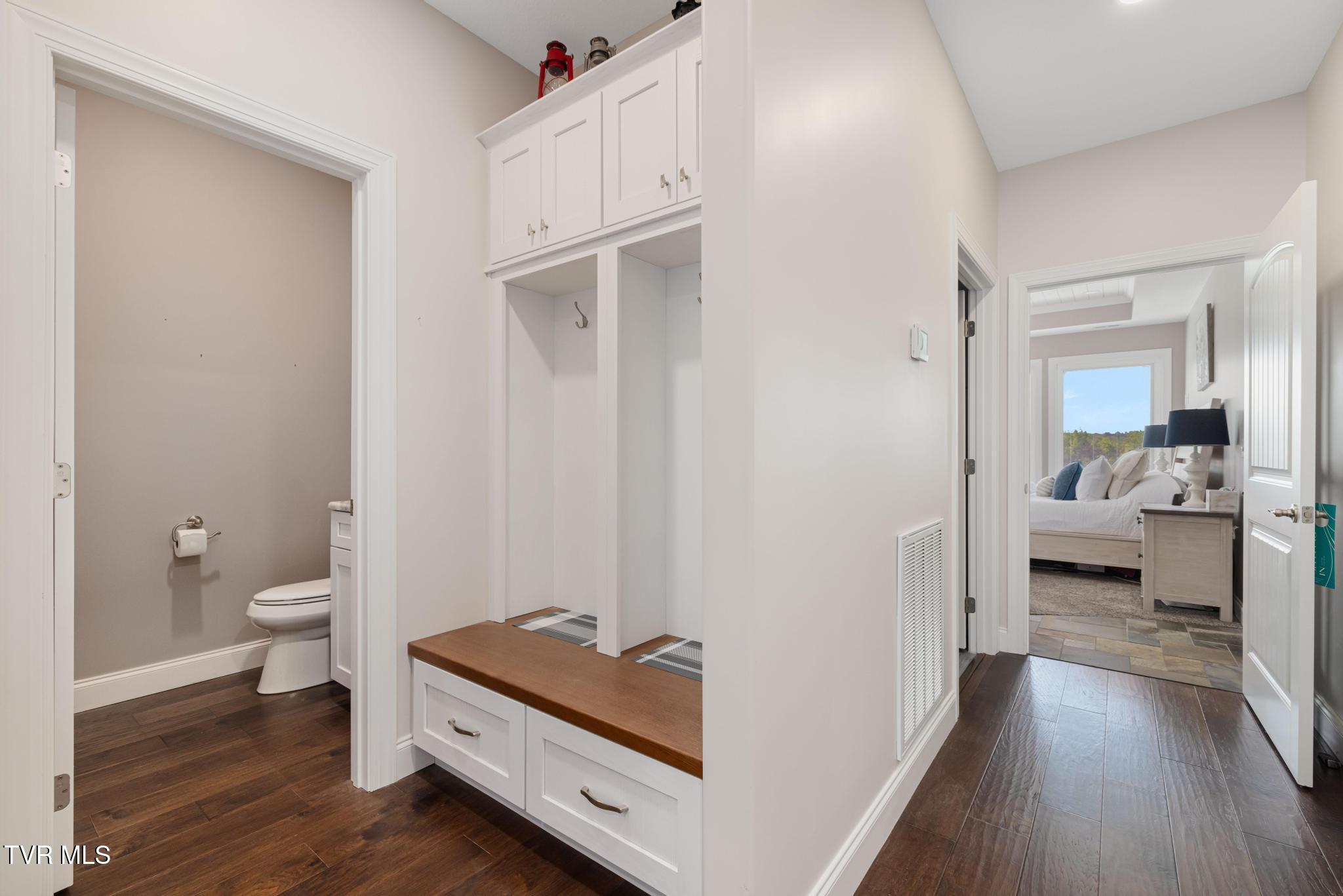 437 Dean Archer Road Jonesborough, TN 37659 - Photo 26 of 73 Mudroom Garage Entryway
