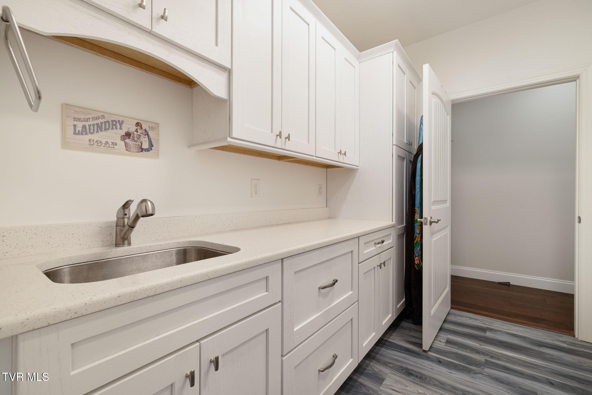 437 Dean Archer Road Jonesborough, TN 37659 - Photo 35 of 73 En Suite Laundry Room