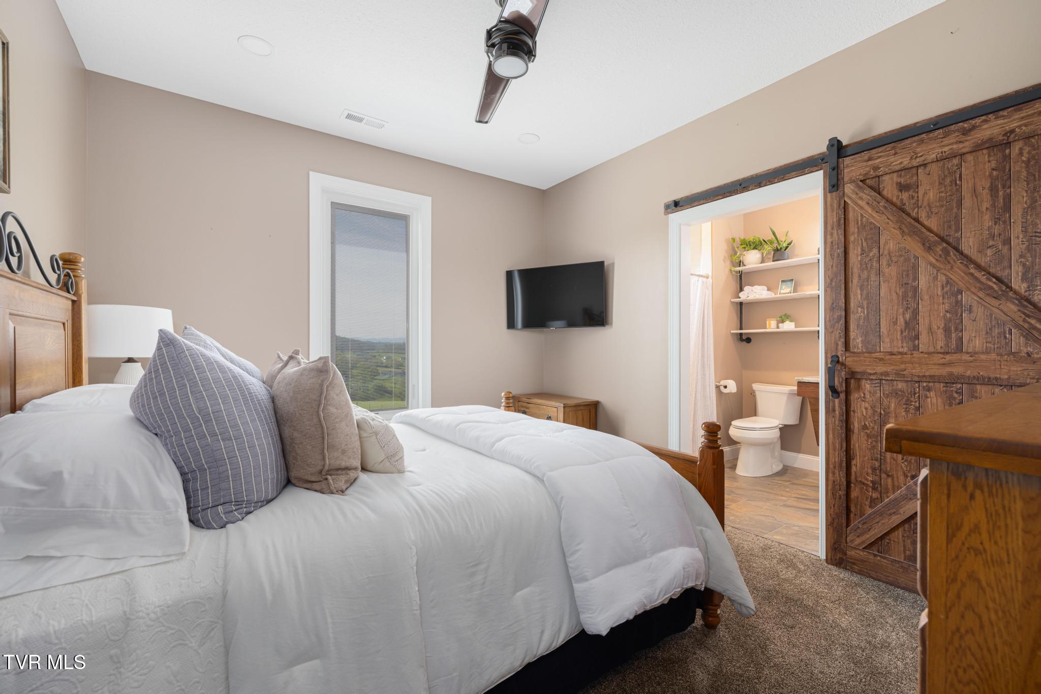 437 Dean Archer Road Jonesborough, TN 37659 - Photo 40 of 73 Bedroom 3 Suite