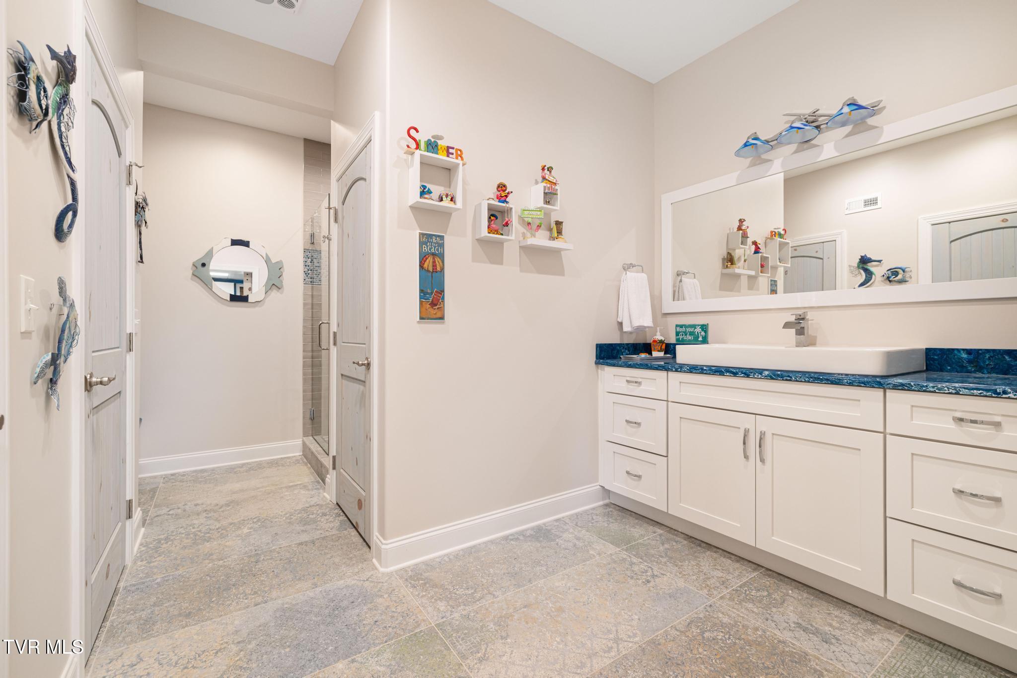 437 Dean Archer Road Jonesborough, TN 37659 - Photo 53 of 73 Full Bathroom 4