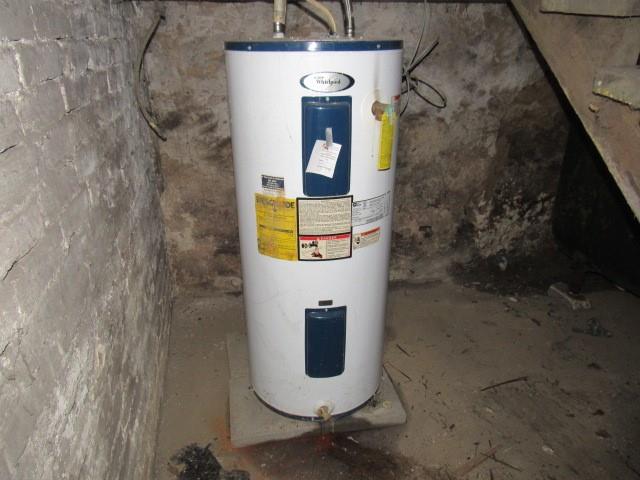 358 Ferguson Road Dunbar, PA 15431 - Photo 17 of 32 a bathroom with a toilet and mirror