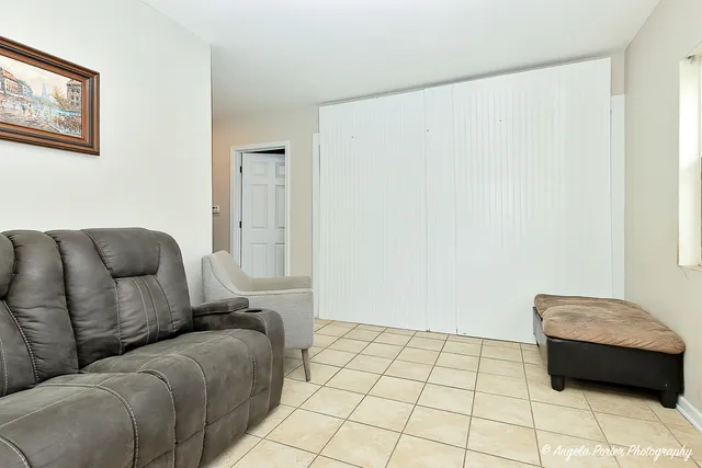 $179,900 | 1616 North 40th Avenue, Stone Park, IL 60165