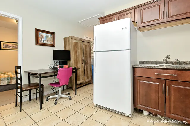 $179,900 | 1616 North 40th Avenue, Stone Park, IL 60165