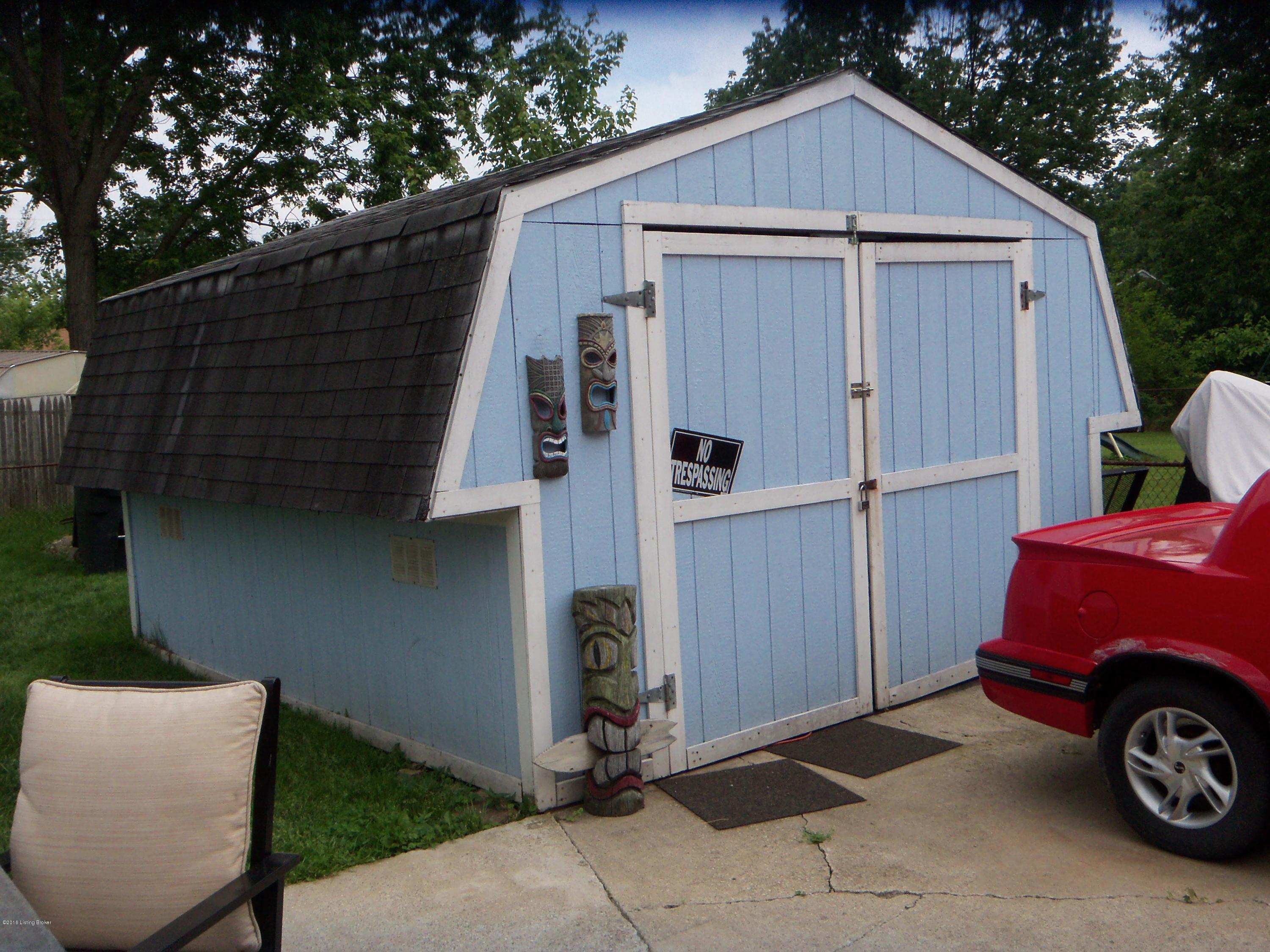 356 Blossom Road Louisville, KY 40229 - Photo 29 of 39 Garage like Shed