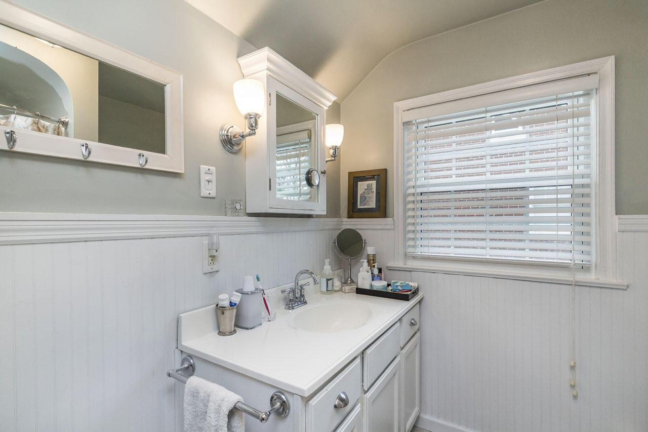 2333 Sherwood Road Bexley, OH 43209 - Photo 30 of 43