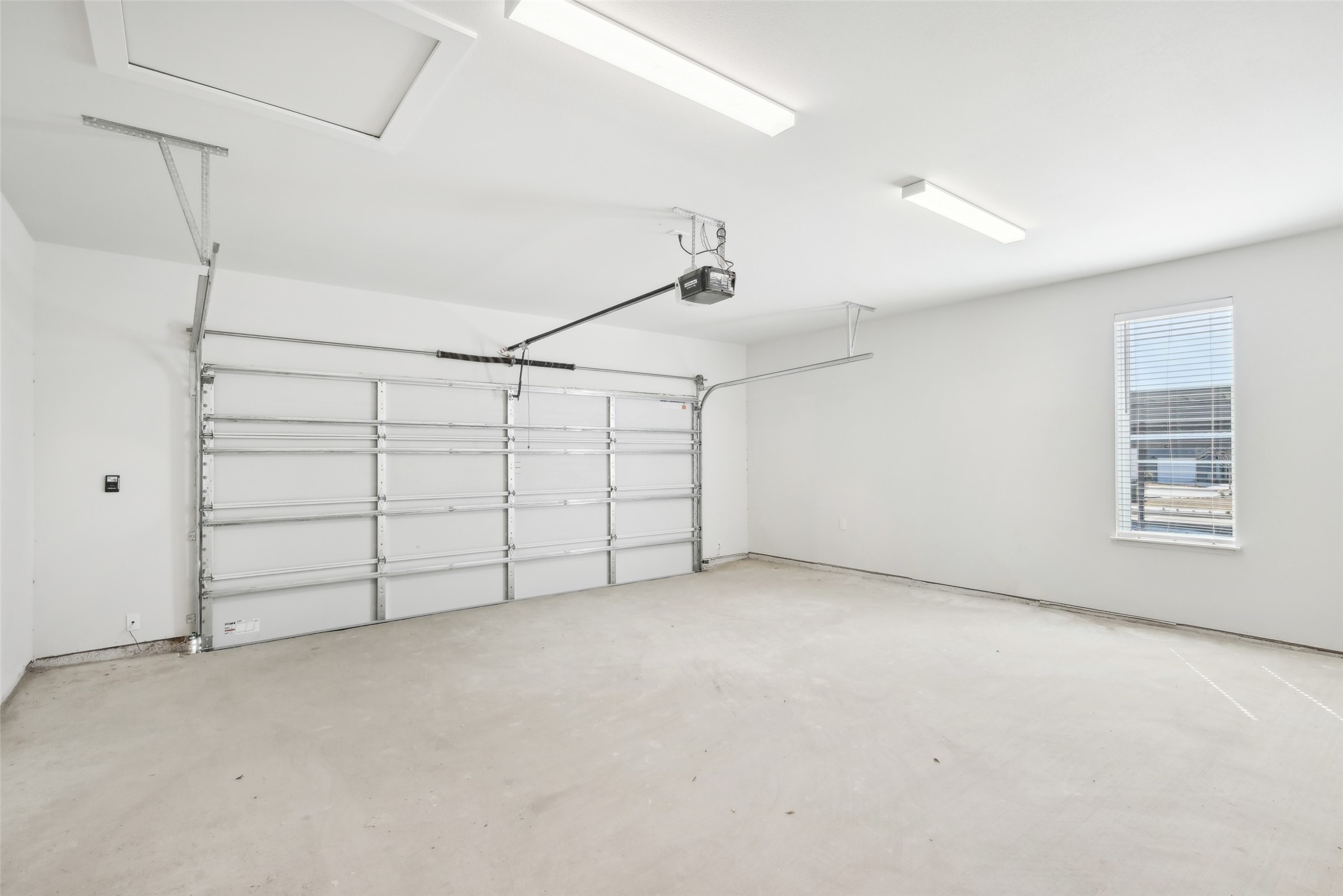 3651-413 South Custer Road McKinney, TX 75070 - Photo 29 of 31 a view of a garage