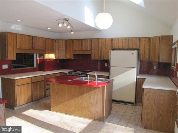 112 Jupiter Road Newark, DE 19711 - Photo 4 of 25 Kitchen
