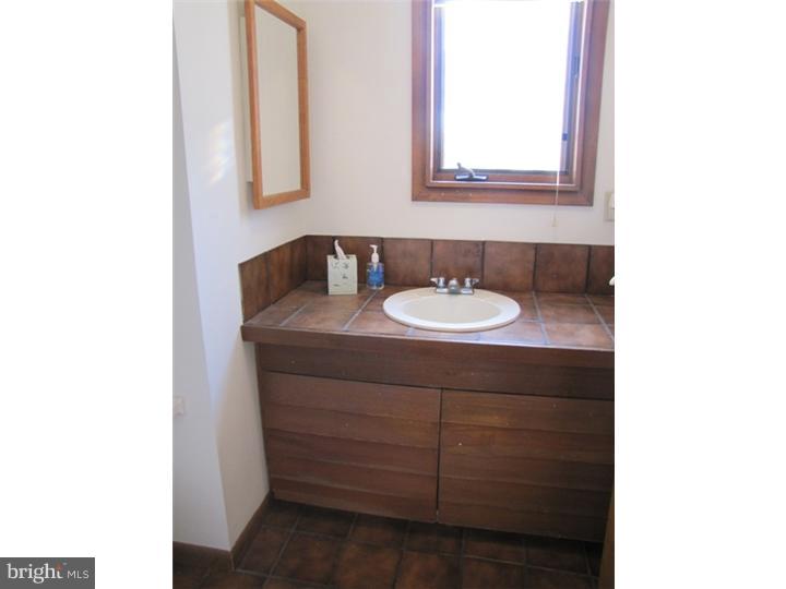 112 Jupiter Road Newark, DE 19711 - Photo 9 of 25 Bathroom