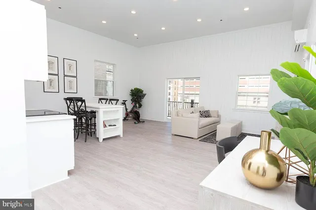 $1,000 | 211 St Paul Street, Unit 103, Baltimore, MD 21202