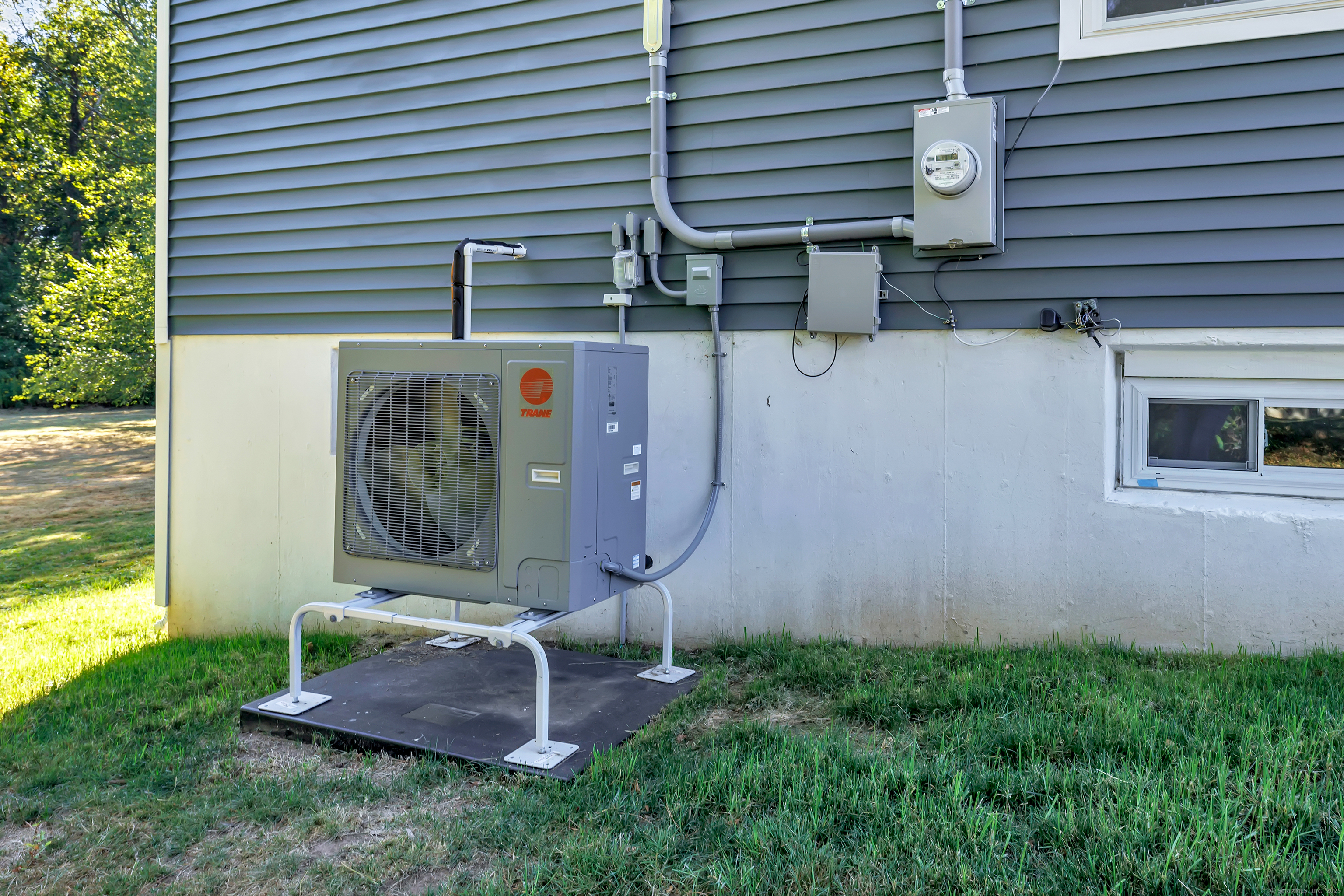 38 Pine River Road North Haven, CT 06473 - Photo 8 of 38 a front view of a house with garden