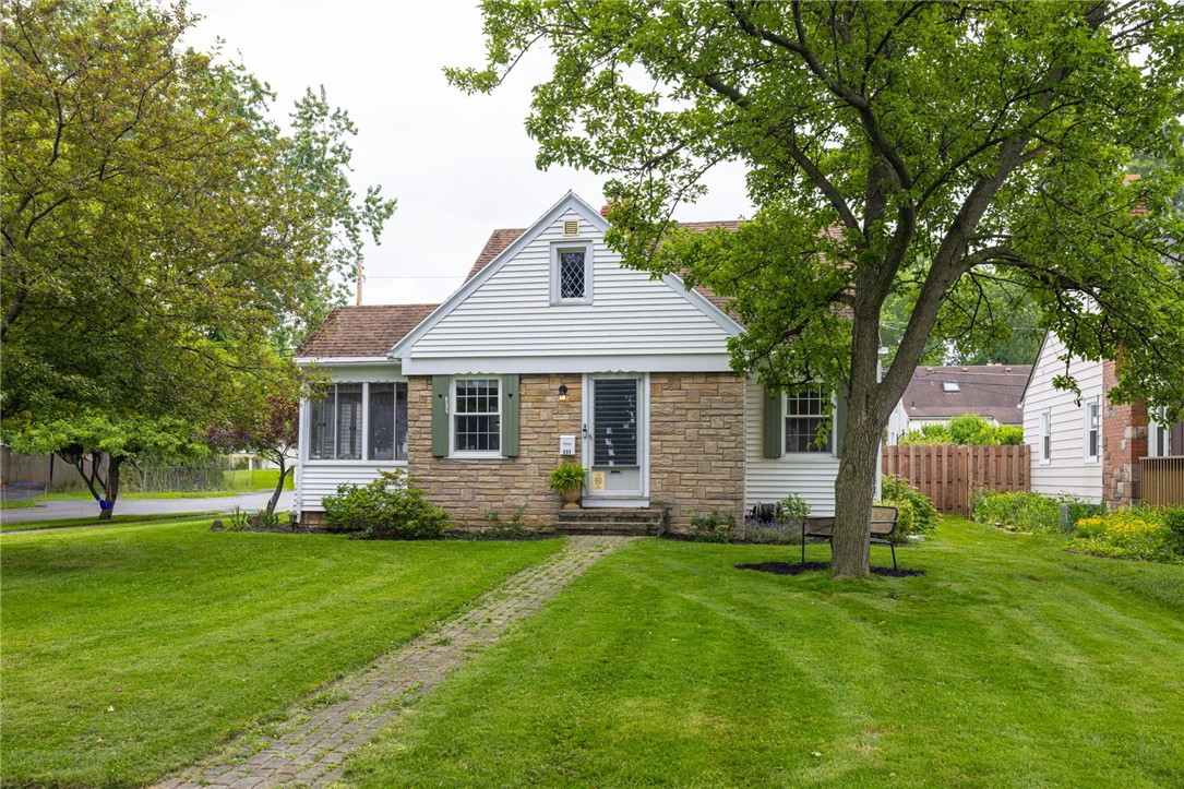 695 Eaton Road Irondequoit, NY 14617 - Photo 2 of 34