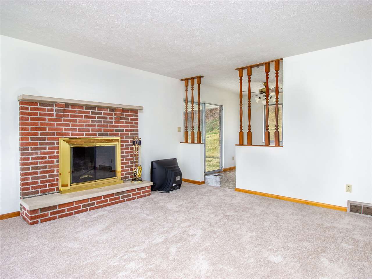 4650 Bowen Ridge Road Huntington, WV 25701 - Photo 4 of 29 Gallery Image 4
