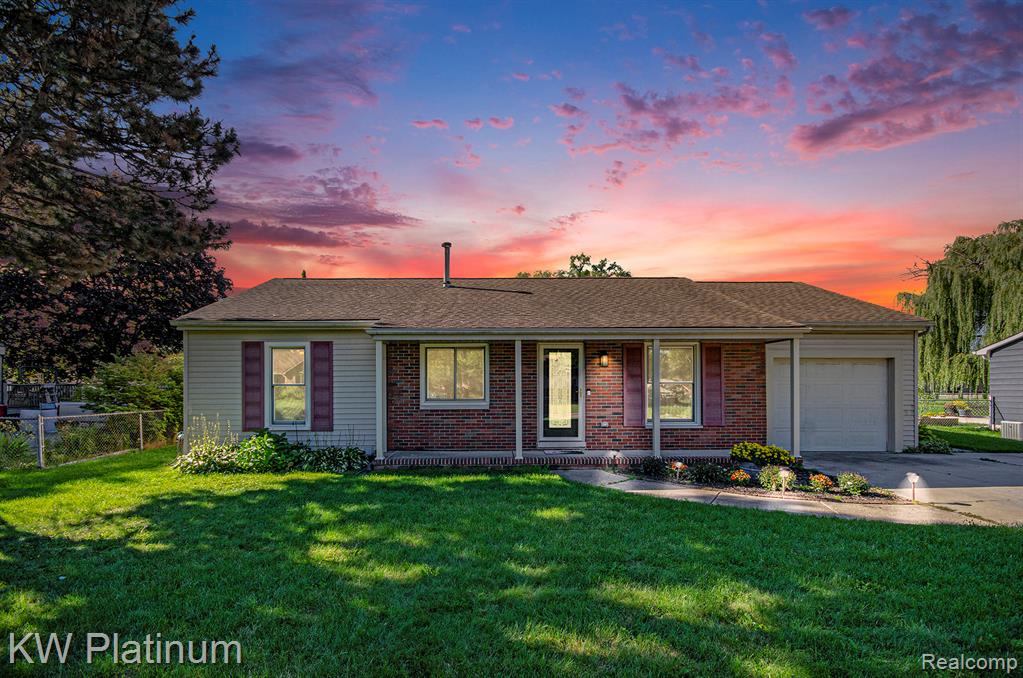 17536 Doris Avenue Fraser, MI 48026 - Photo 2 of 28 Gallery Image 2