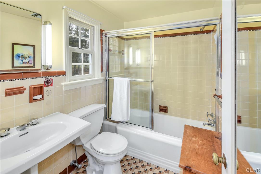 3479 Bingen Road Bethlehem, PA 18015 - Photo 28 of 38 Gallery Image 28