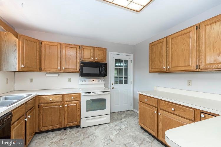 1760 Old Ridge Road Pottstown, PA 19465 - Photo 3 of 39 Kitchen
