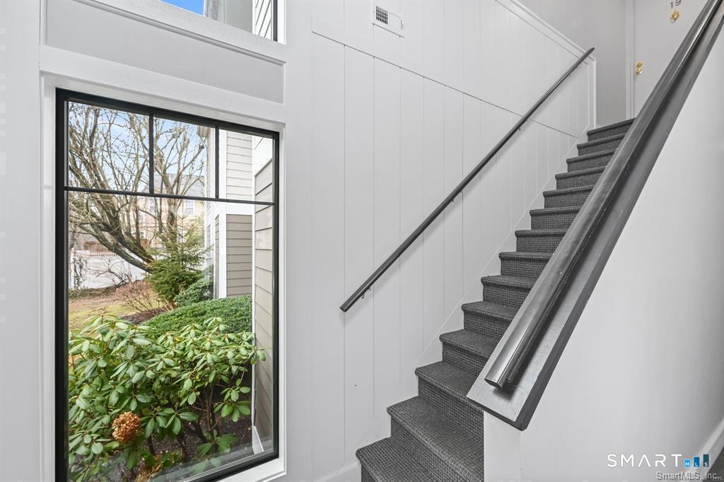 18 Cook Close Ridgefield, CT 06877 - Photo 4 of 12 Gallery Image 4