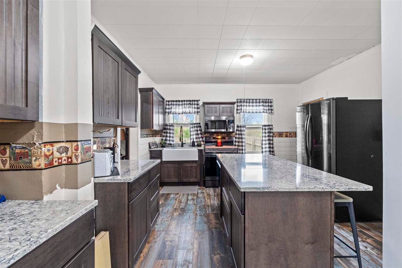 3802 Tipton Road Muscatine, IA 52761 - Photo 9 of 44 Gallery Image 9