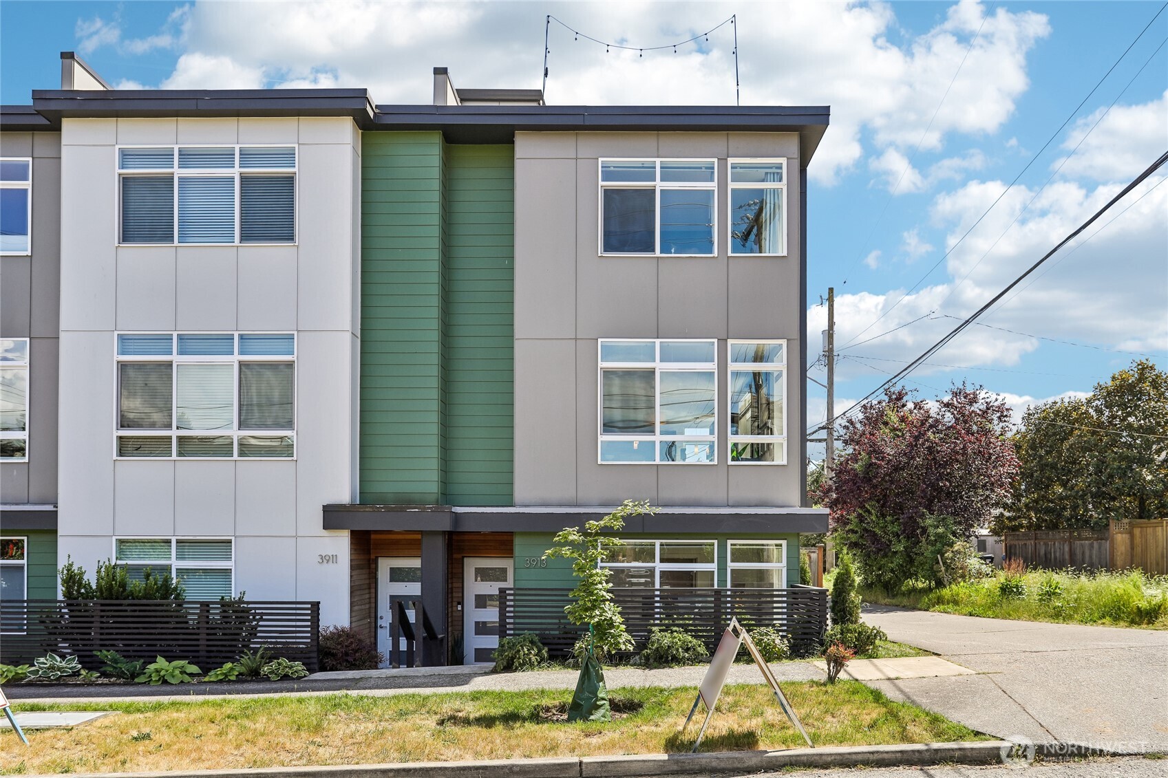 3913 Southwest Hudson Street Seattle, WA 98136 - Photo 1 of 27