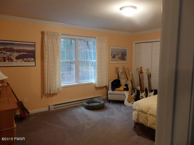 117 Squirrel Road Dingmans Ferry, PA 18328 - Photo 6 of 11